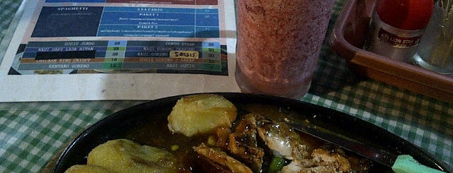 Pos Steak Cafe is one of Wisata Kuliner Samarinda.