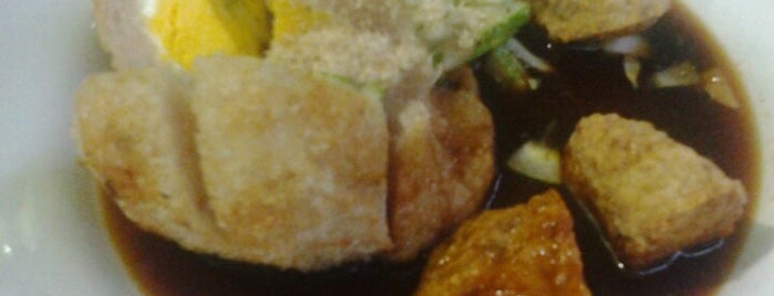 Pempek Palembang Roxy 26 is one of Wisata Kuliner Samarinda.