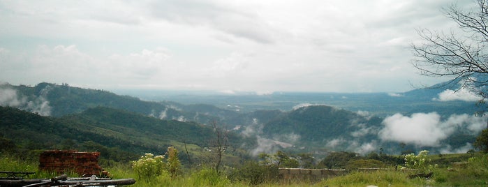 Monumento Nacional Abra de Río Frío is one of Monumentos Naturales de Venezuela.