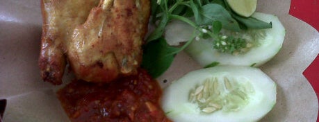 Riung Bandung is one of Wisata Kuliner Samarinda.