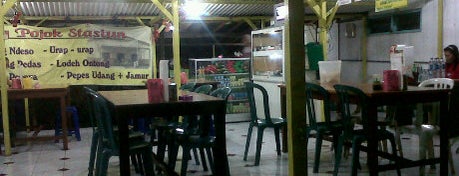 Warung Pojok Stasiun - Mojokerto is one of Lokasi Makan di Mojokerto.