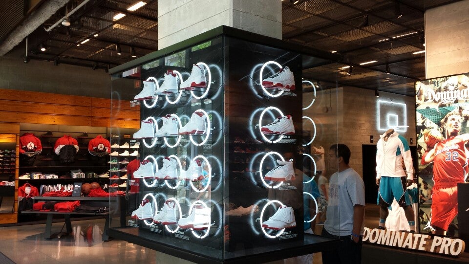 niketown flatbush