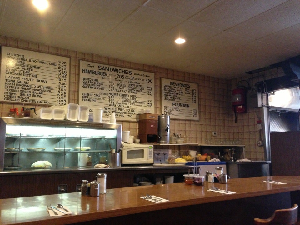 Pie 'n Burger at 913 E California Blvd (at Lake Ave) Pasadena, CA