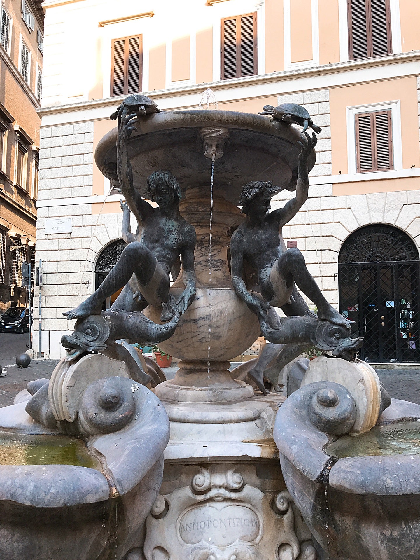 La fontana di Piazza di Vagno l'acqua sgorga solo di sera – i pochi  esercenti rimasti nella piazza si lamentano - Il Quarto Potere