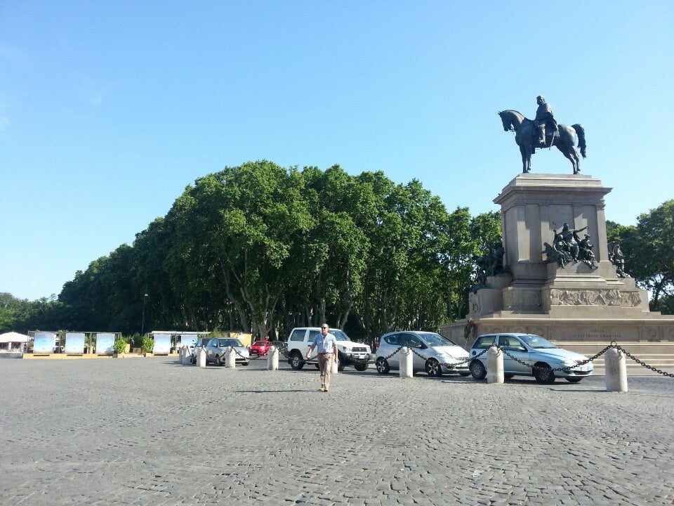 Rome seen by Louis Vuitton, City Guide with love