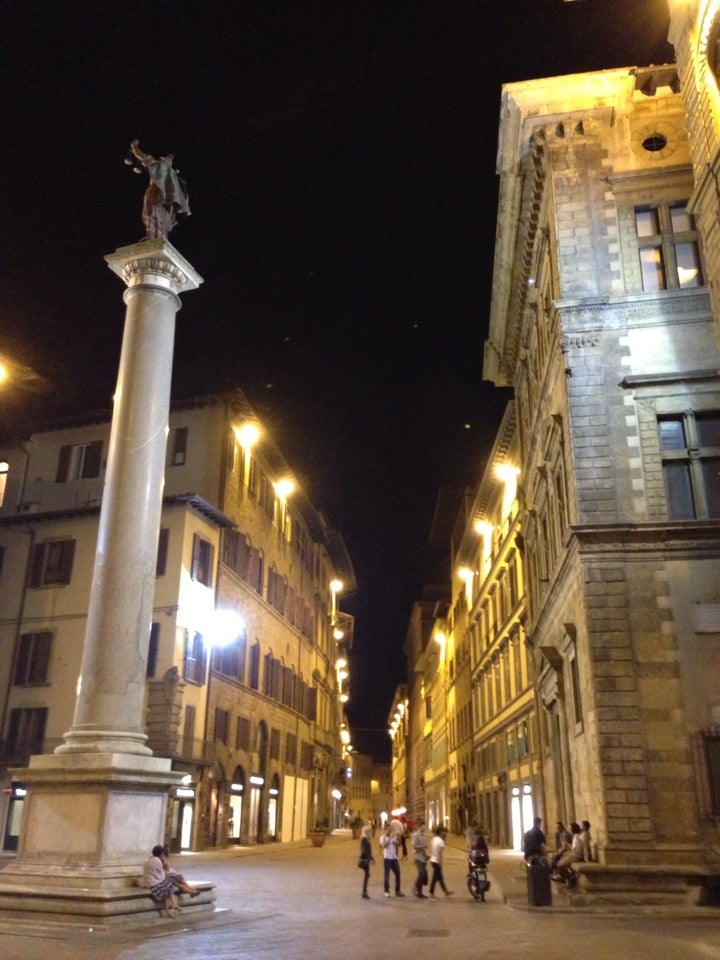 Piazza Santa Trinità