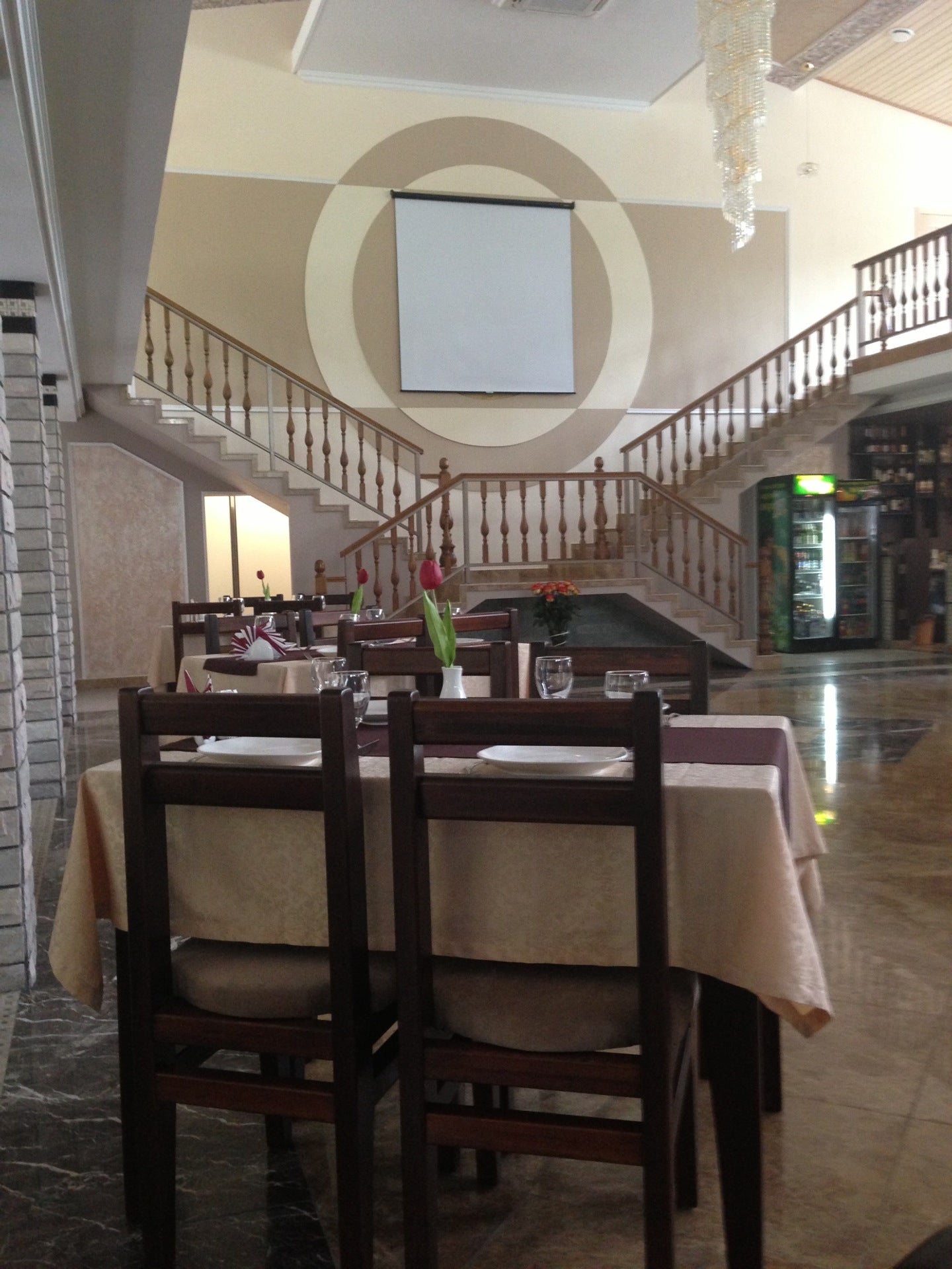 Кафе анна на санаторной владивосток. Бали банкетный зал. Кафе круиз хоста меню. Чайхана караван сарай. Трактир 10.