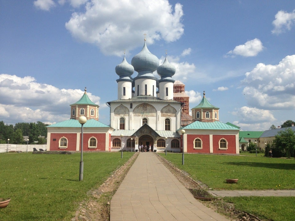 Богородичный Успенский мужской монастырь