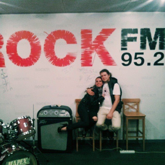 Радио рок фм прямой эфир. Радио Rock fm. Рок ФМ волна. Коллекция винила рок ФМ. Радио рок ФМ 95.2 Бендер.