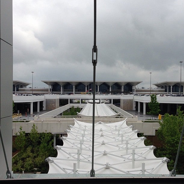 Memphis International Airport (MEM)