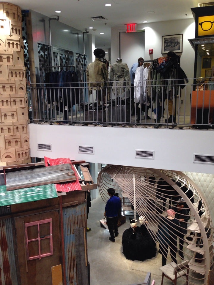 Dover Street Market · Apple Maps