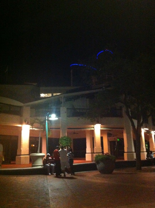 Living Room Nightclub (Fridays)