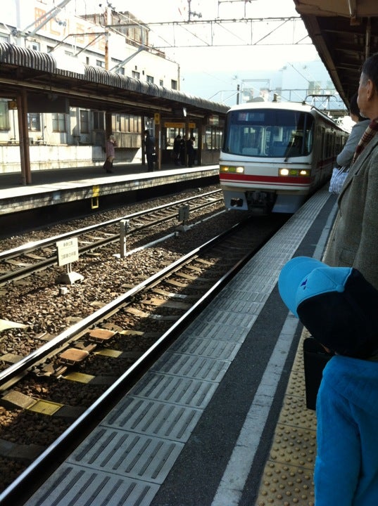 File:Lotteria-Higashi-okazaki-station.jpg - Wikimedia Commons