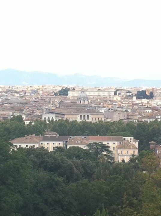 Rome seen by Louis Vuitton, City Guide with love