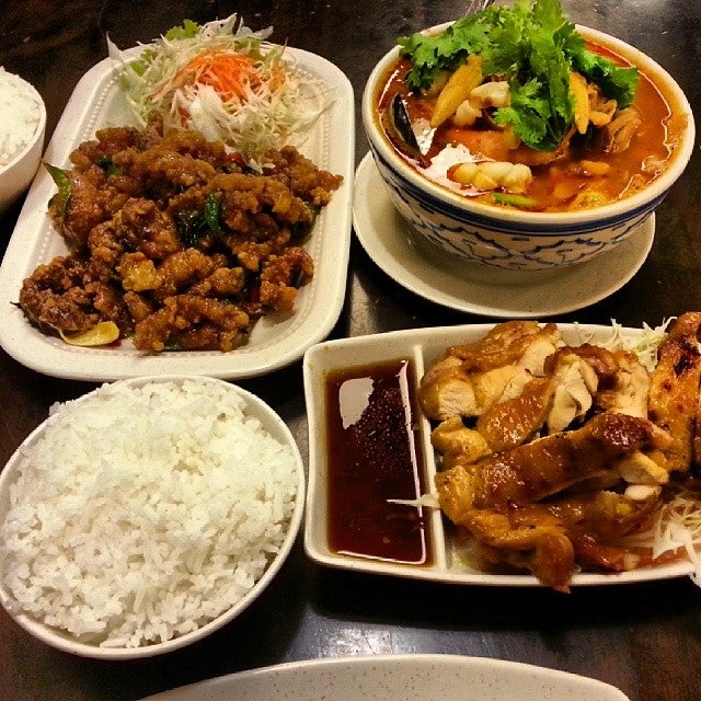 Dee Dee Thai Restaurant