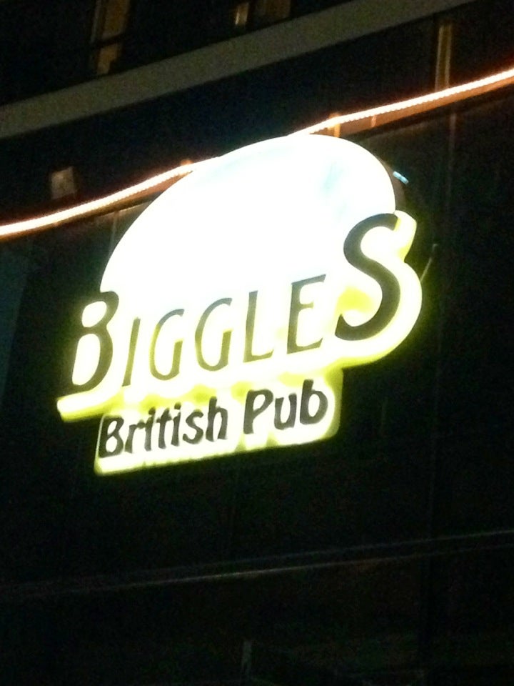 Biggles English Pub