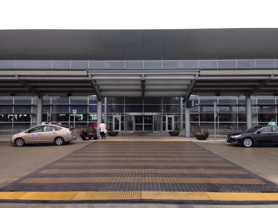 Photo of Winnipeg International Airport (YWG)