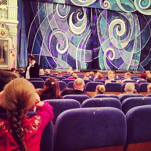 Детский драматический театр на неве фото зала