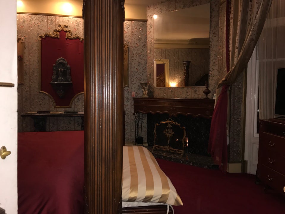 Photo of Queen Anne Hotel