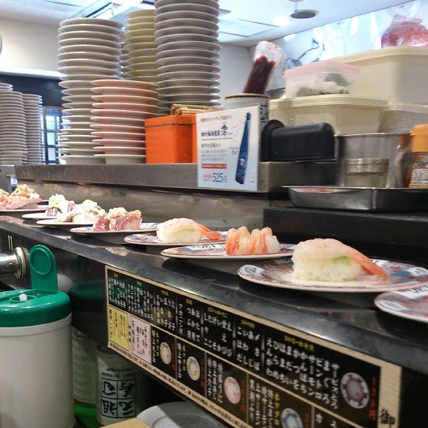 Ganso Zushi (元祖寿司 新宿西口店)