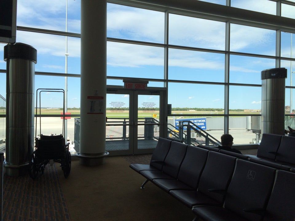 Photo of Winnipeg International Airport (YWG)