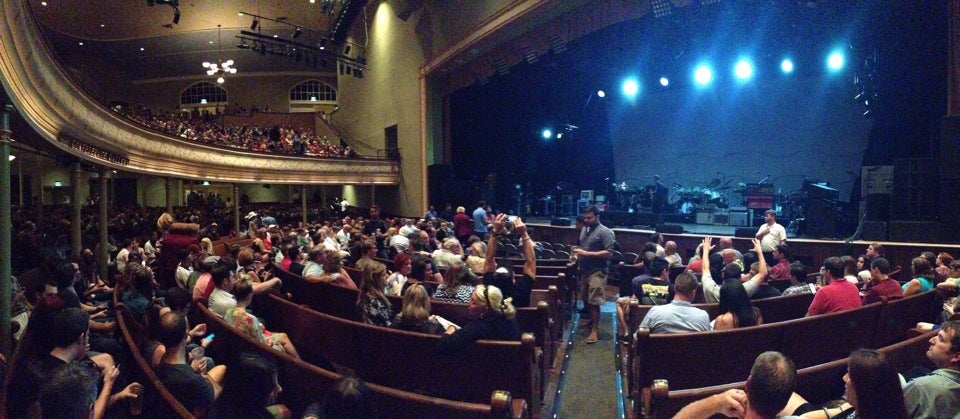 Photo of Ryman Auditorium