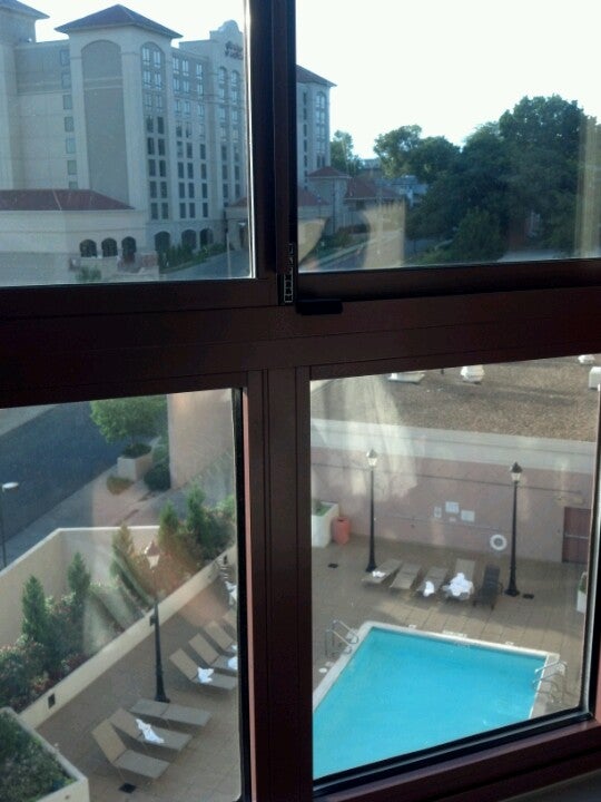 Photo of Sheraton Suites Country Club Plaza